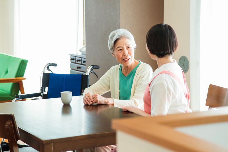 ご自宅を訪問して安否確認